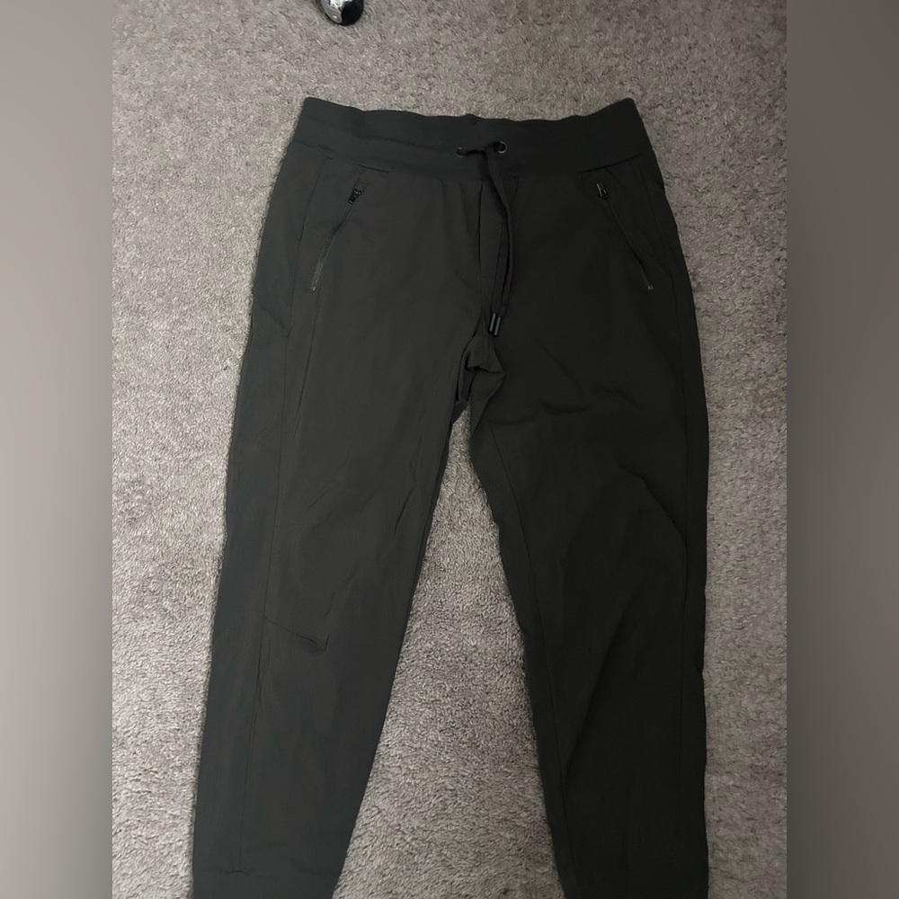 Athleta gray Sweatpants with Elastic Waistband and Cuffs (THEY ARE NOT BLACK)